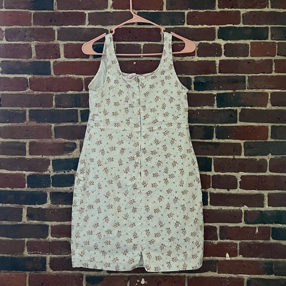 No Boundaries short bodycon skirt in a soft white. Juniors size 11-13. - Picture 2 of 4